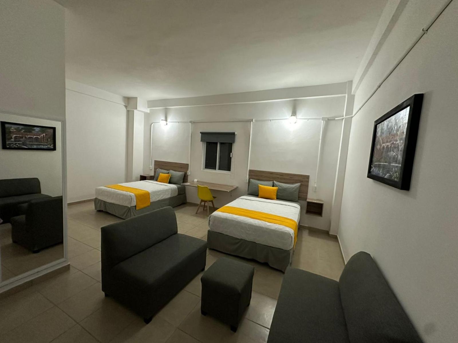 Hotel Plaza Centenario Juan Aldama Екстер'єр фото